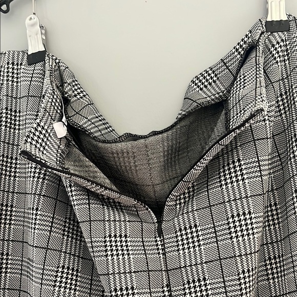 Kate Kason Black and White Mini Plaid Skirt 2X - Picture 6 of 7